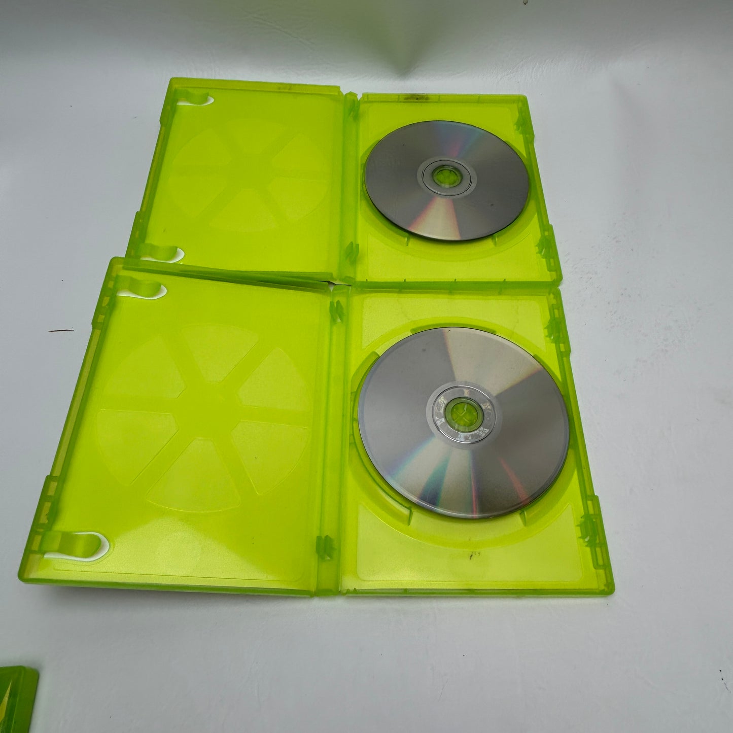 Lot of 2 Games Microsoft Xbox 360 Halo Reach,Halo Wars [Platinum Hits]