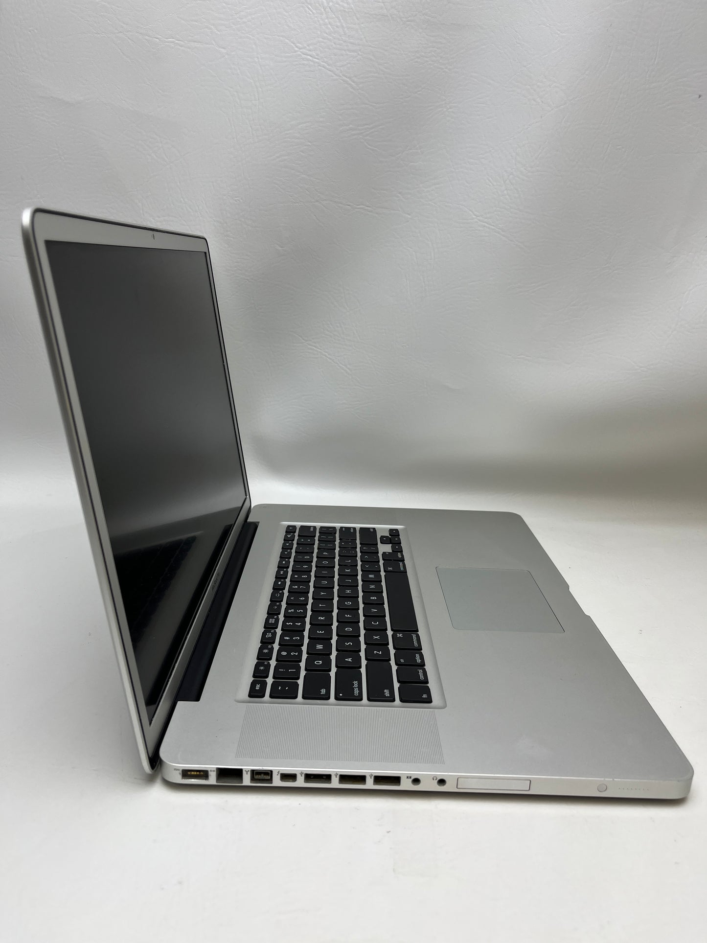 2011 Apple MacBook Pro 16" i7 2.5GHz 4GB RAM 1TB SSD Silver A1297