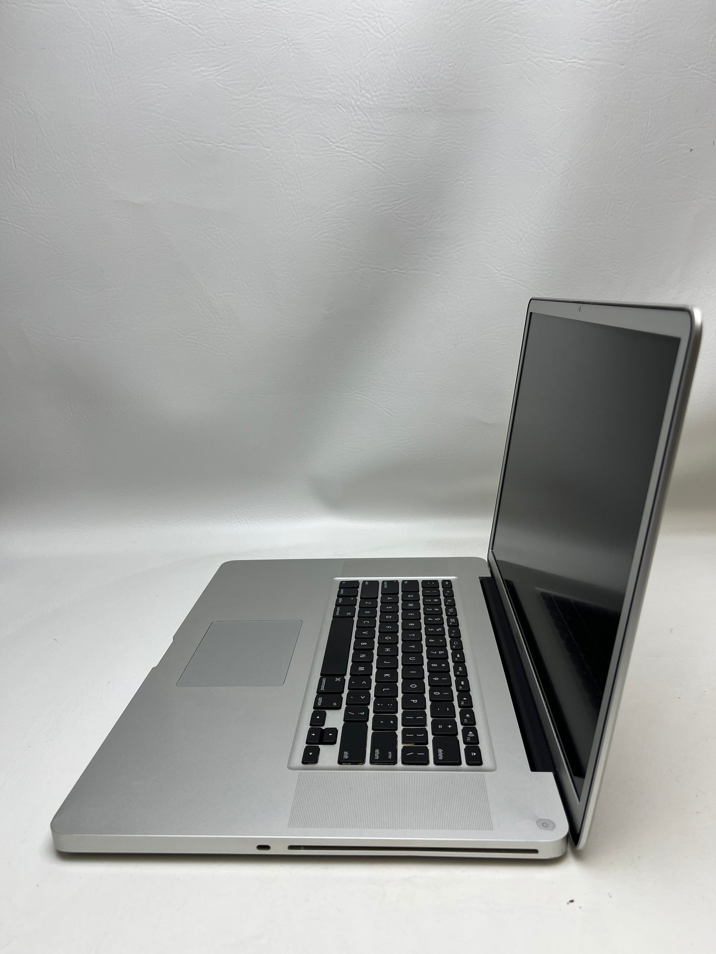 2011 Apple MacBook Pro 16" i7 2.5GHz 4GB RAM 1TB SSD Silver A1297