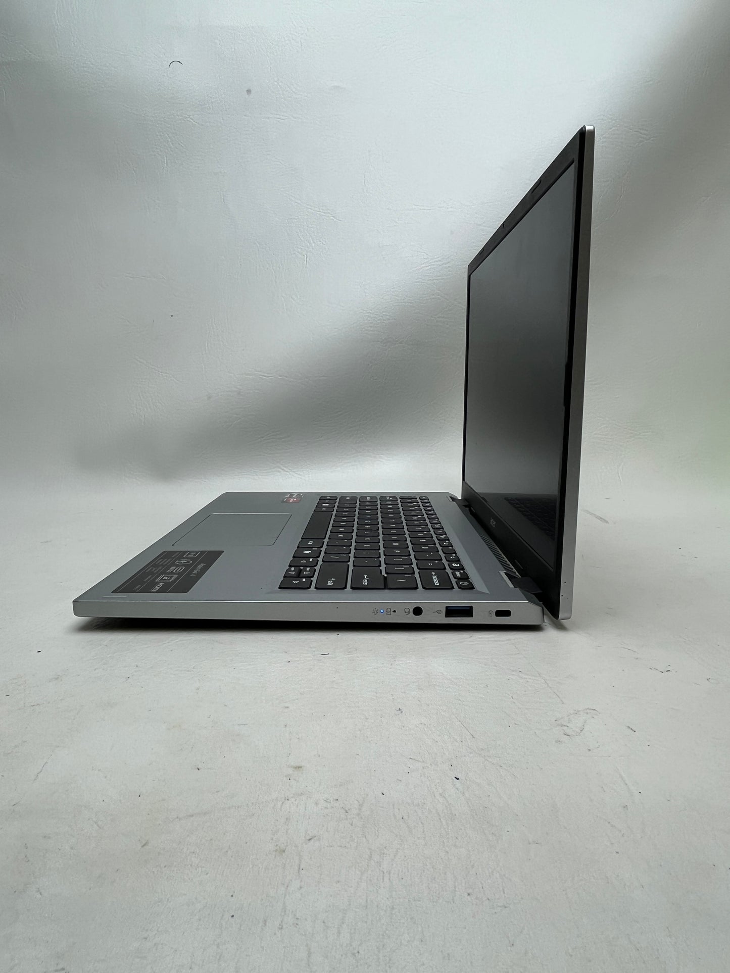 Acer Aspire go 14 AG14-21P 14" Ryzen 3 7320U 2.4GHz 8GB RAM 128GB SSD