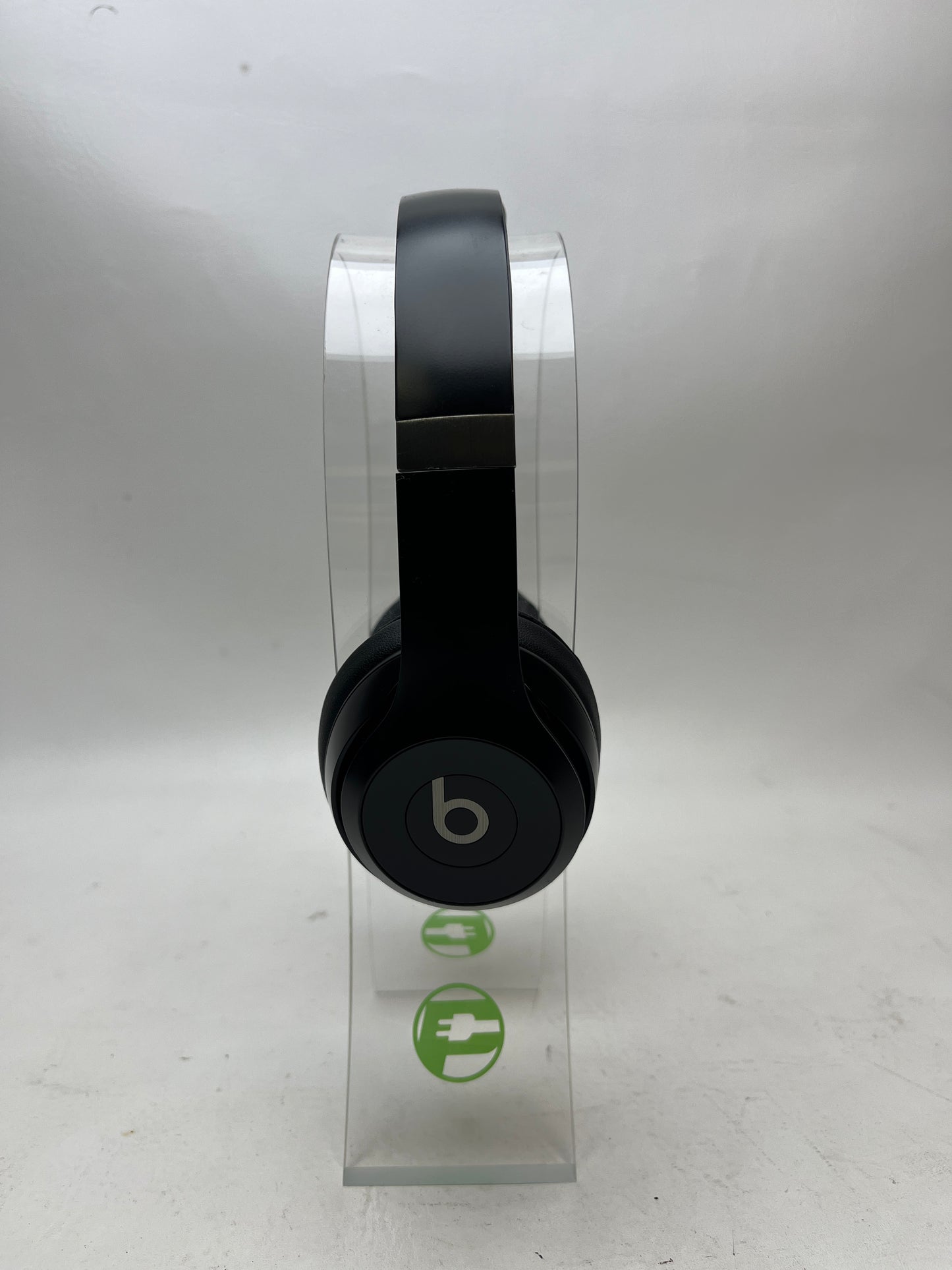 Solo 4 Matte Black On Ear Headphones MUW23LL/A