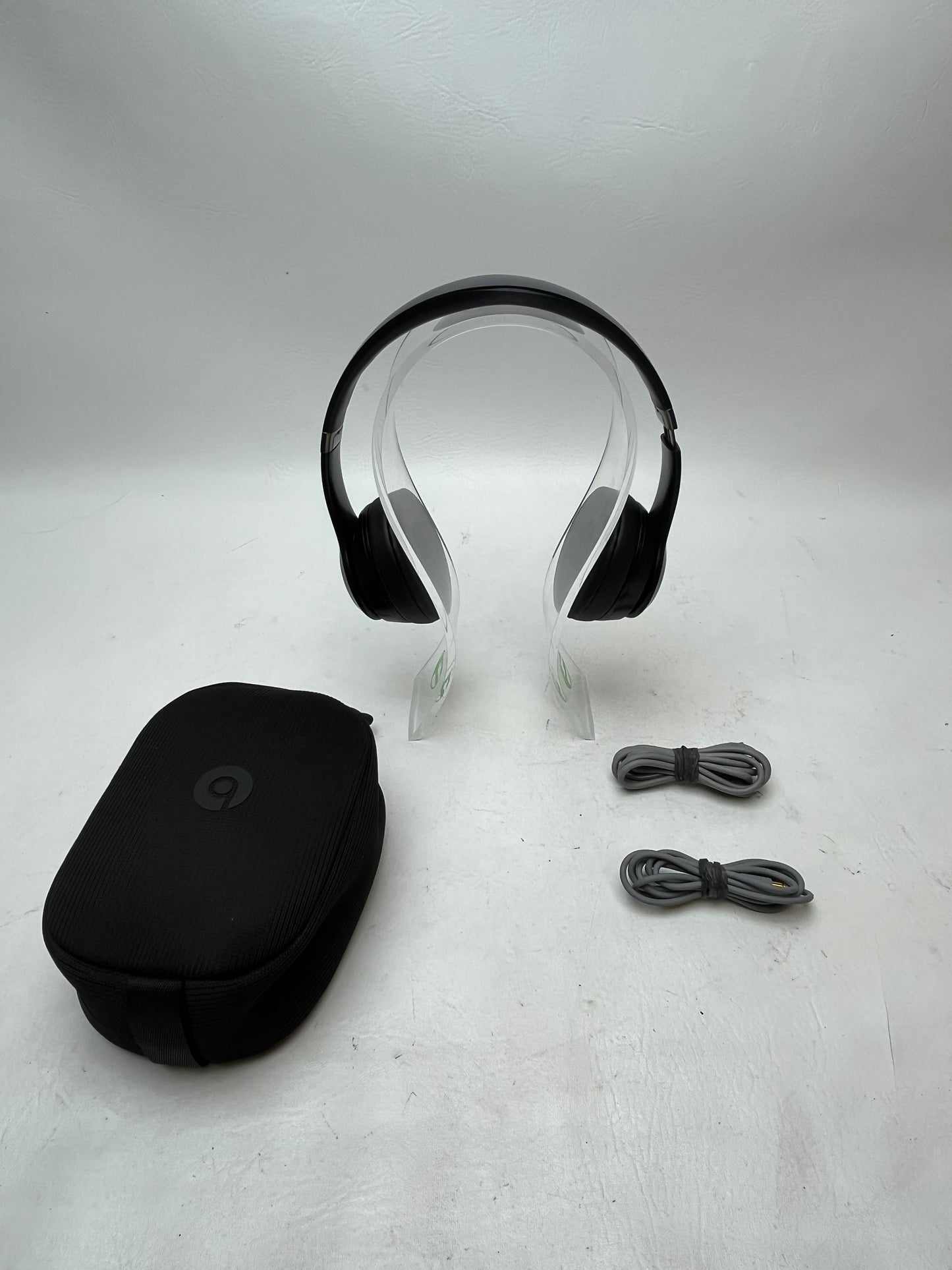 Solo 4 Matte Black On Ear Headphones MUW23LL/A