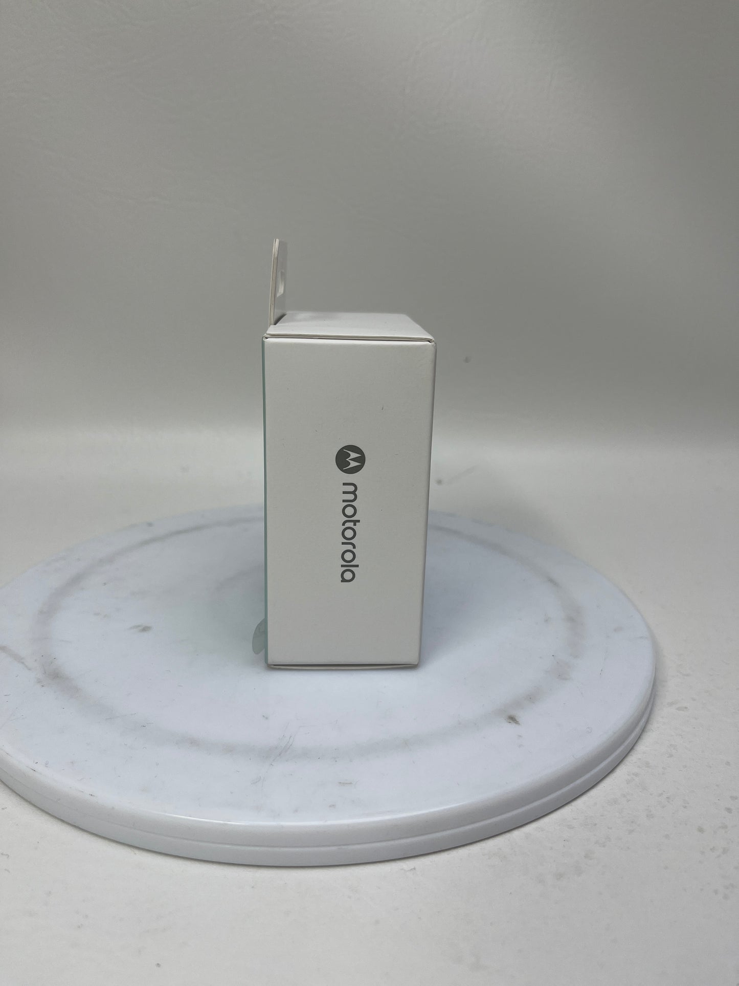 New Motorola Moto Watch Fit 22mm Activity Tracker Smartwatch XT2541-1