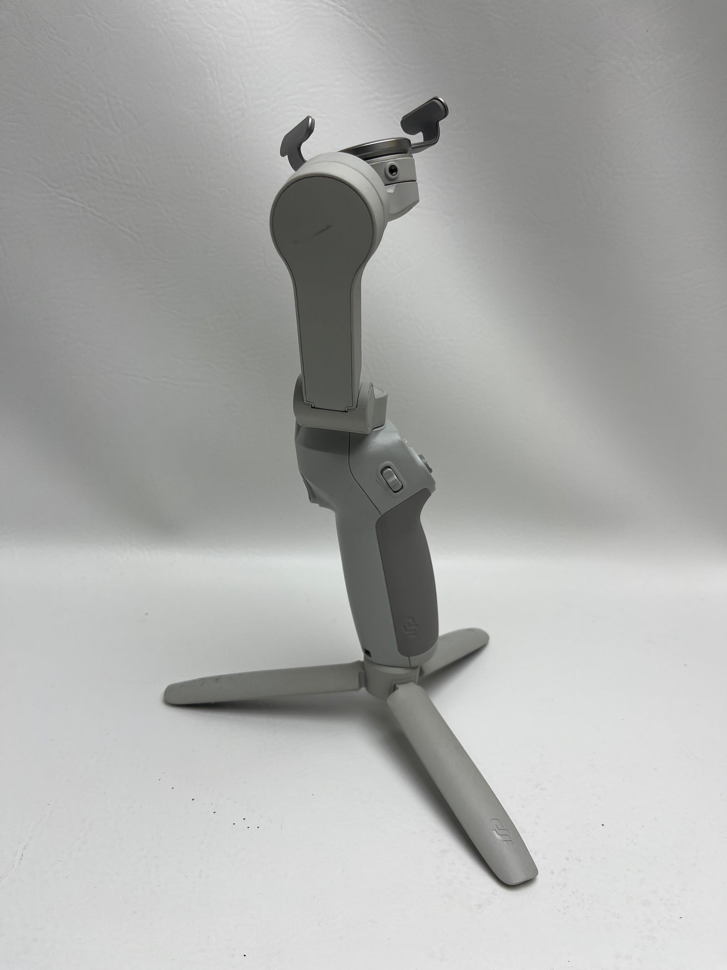 DJI Osmo Mobile SE Smartphone Handheld 3-Axis Gimbal Stabilizer OK200