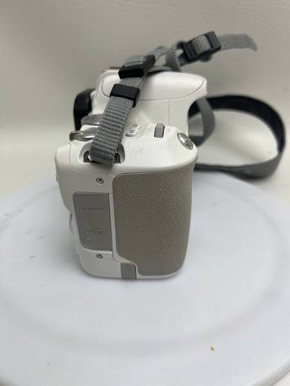 Canon EOS Rebel SL2 24.2MP DSLR w/Canon EF-S 18-55mm Lens