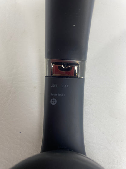 Beats Solo4 Ear-Pad (On the Ear) Black