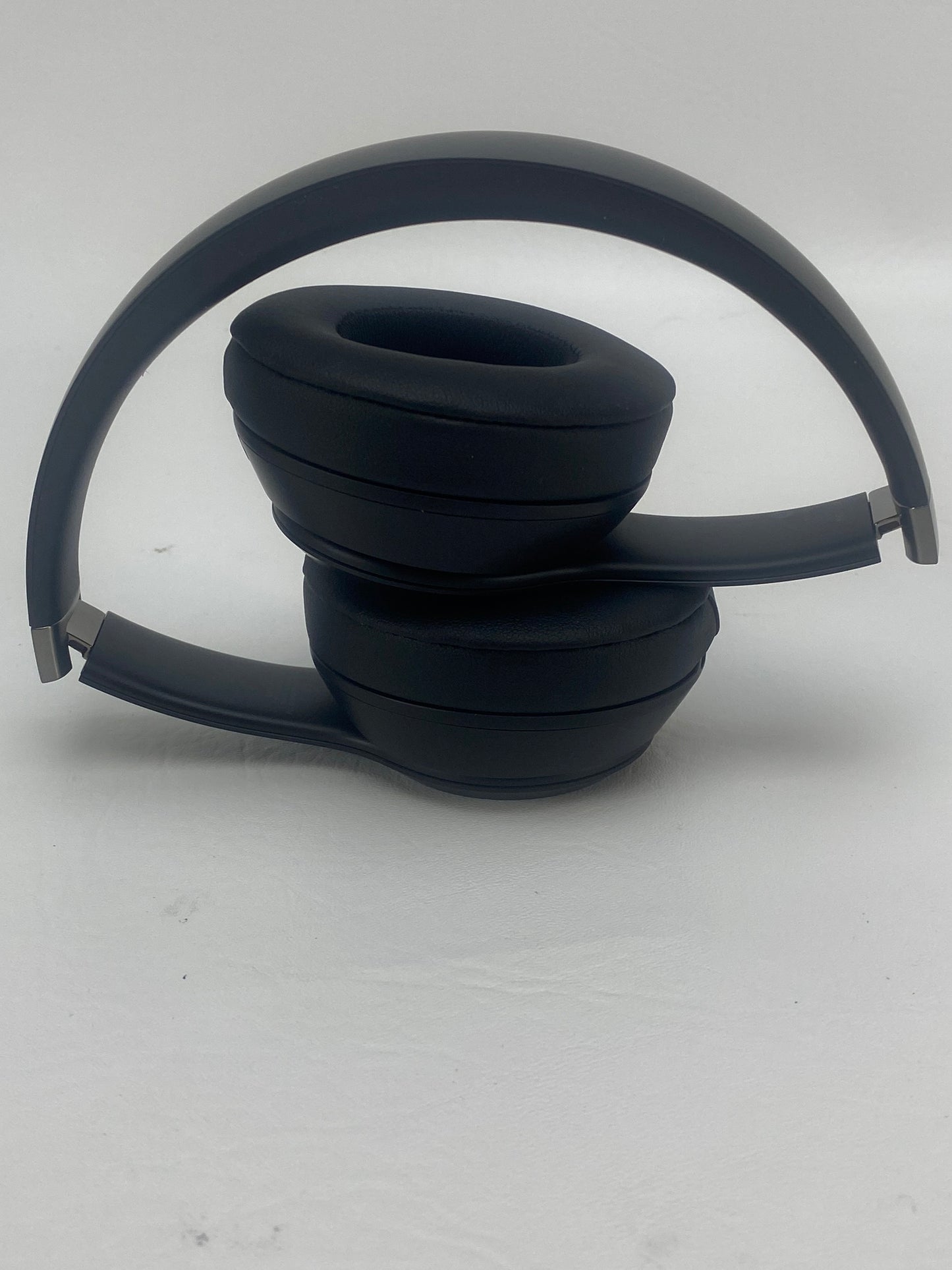 Beats Solo4 Ear-Pad (On the Ear) Black