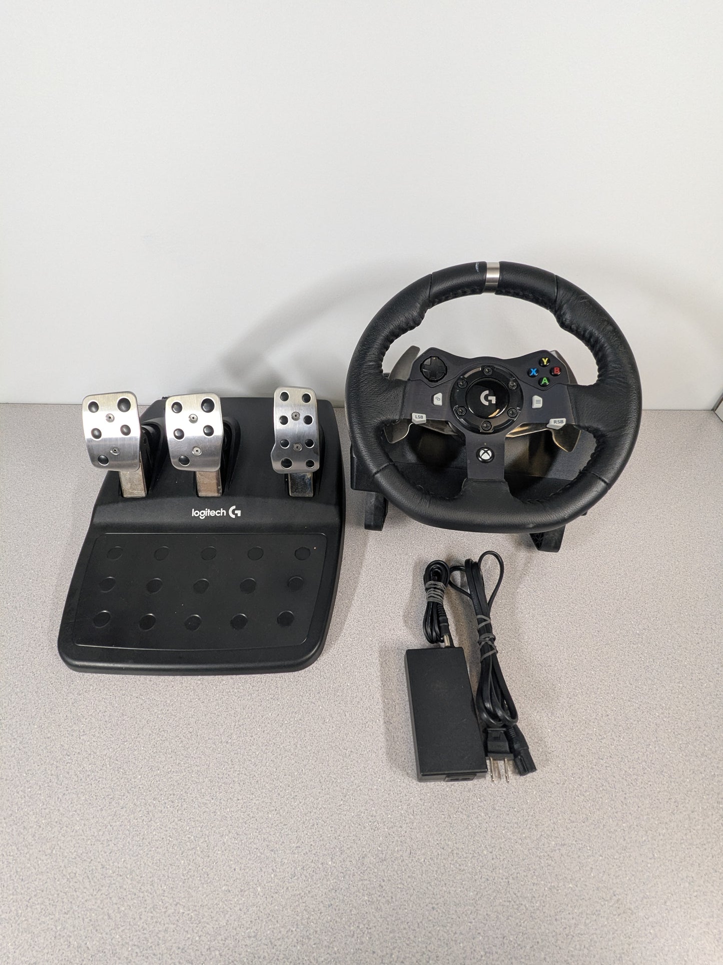 Logitech G Driving Force G920 Racing Wheel 841-000053
