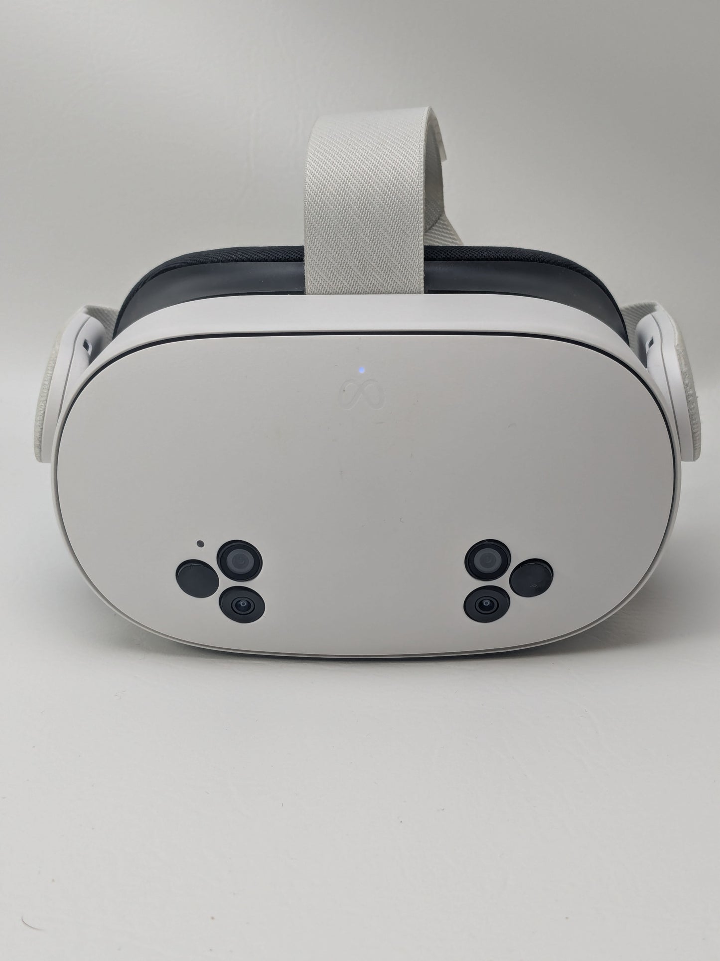 Meta Quest 3S 128GB Standalone All-in-One VR Headset P97