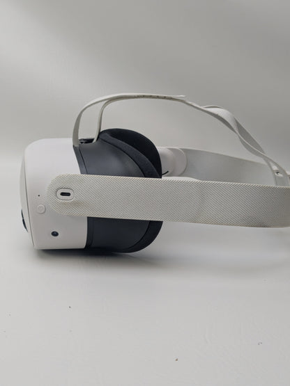 Meta Quest 3S 128GB Standalone All-in-One VR Headset P97