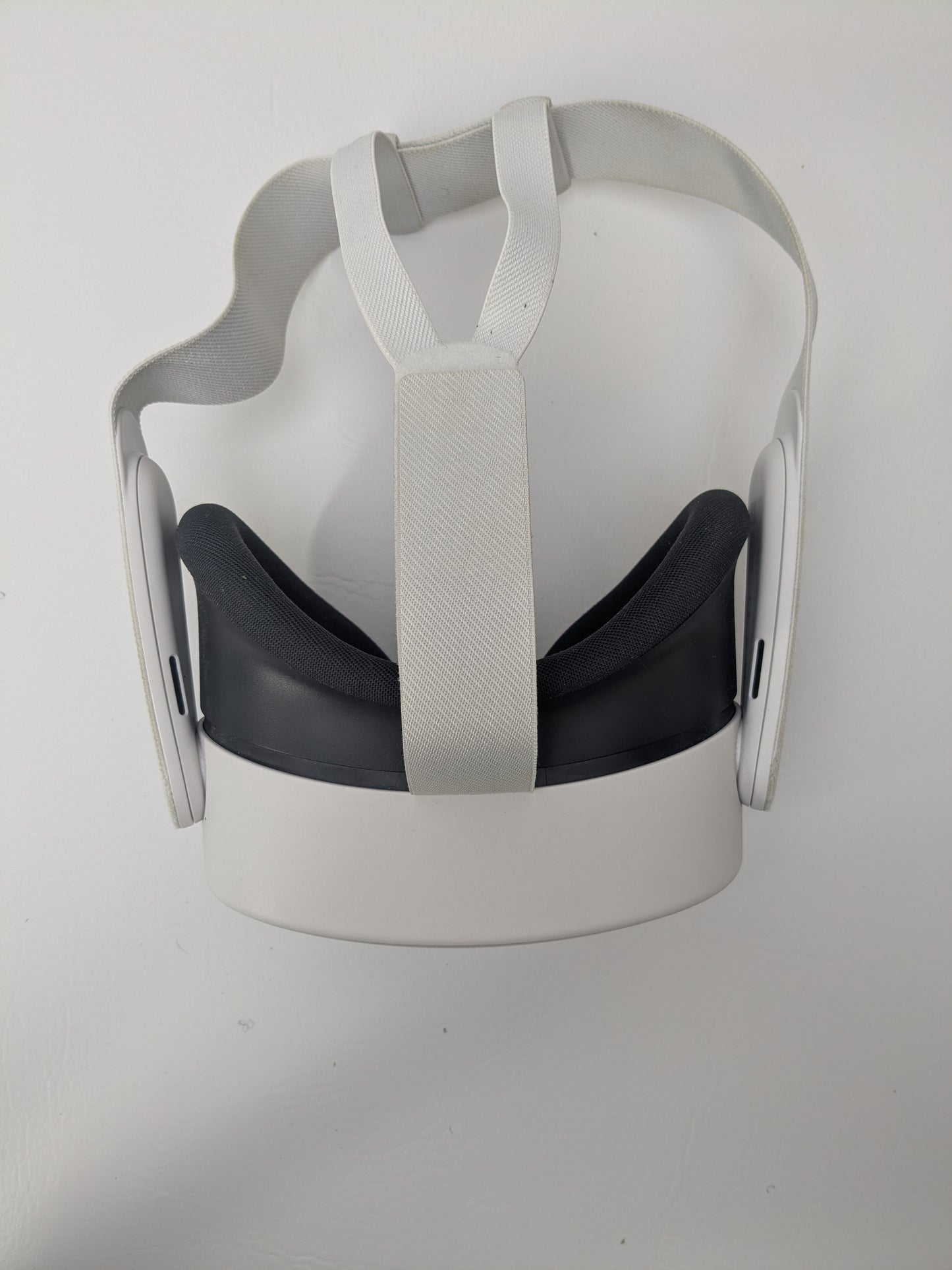 Meta Quest 3S 128GB Standalone All-in-One VR Headset P97