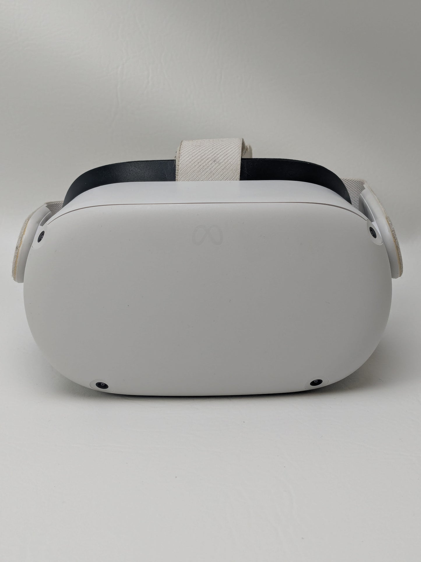 Meta Quest 2 128GB Standalone All-in-One VR Headset KW49CM