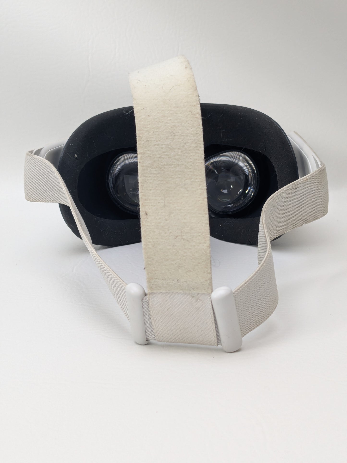 Meta Quest 2 128GB Standalone All-in-One VR Headset KW49CM