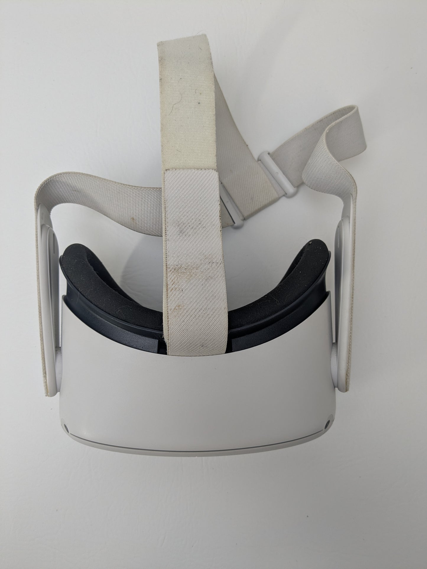 Meta Quest 2 128GB Standalone All-in-One VR Headset KW49CM