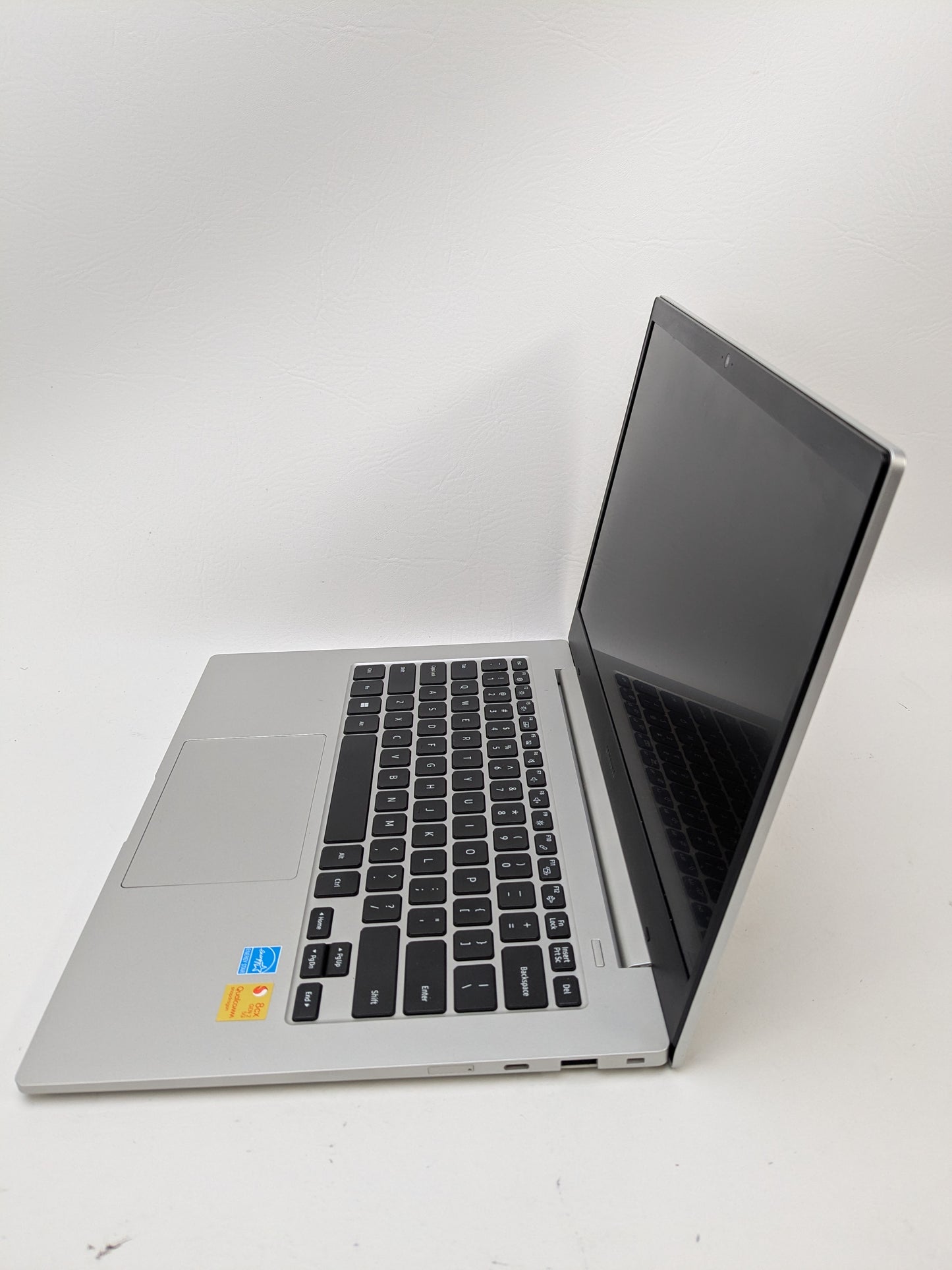 Samsung Galaxy Book Go 5G 4G2DFBRJQ4H 14" Snapdragon 8cx Gen 2 3.15Ghz 8GB RAM 