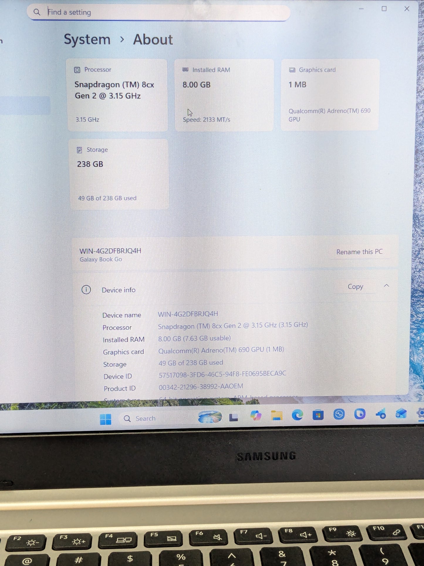 Samsung Galaxy Book Go 5G 4G2DFBRJQ4H 14" Snapdragon 8cx Gen 2 3.15Ghz 8GB RAM 