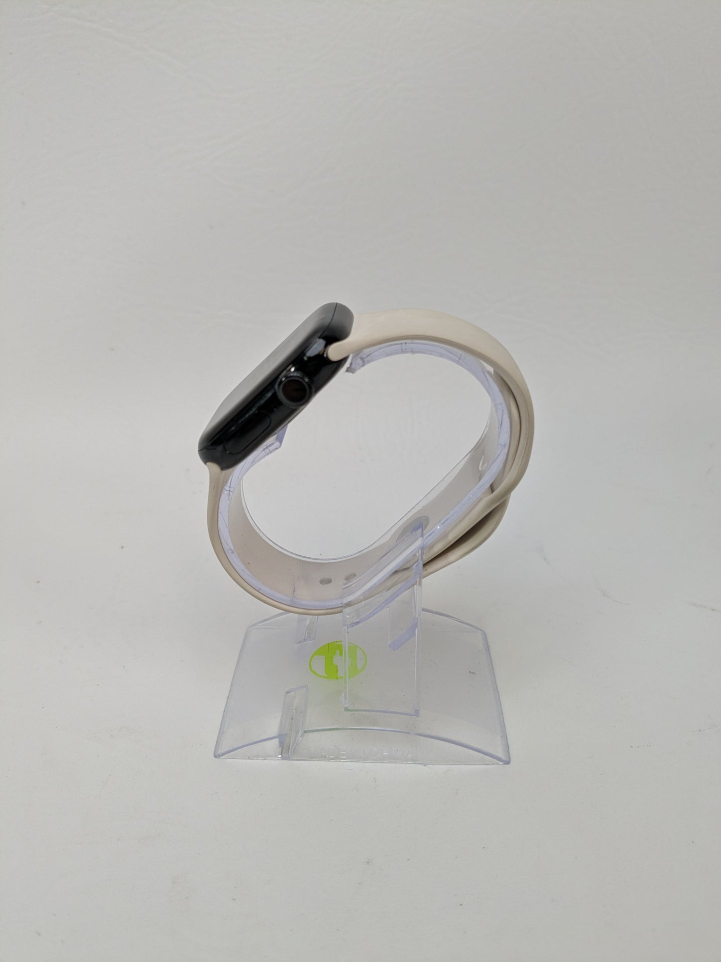 Apple Watch Series 11 GPS 42mm Jet Black Aluminum Starlight Sport Band MEQU4LW/A