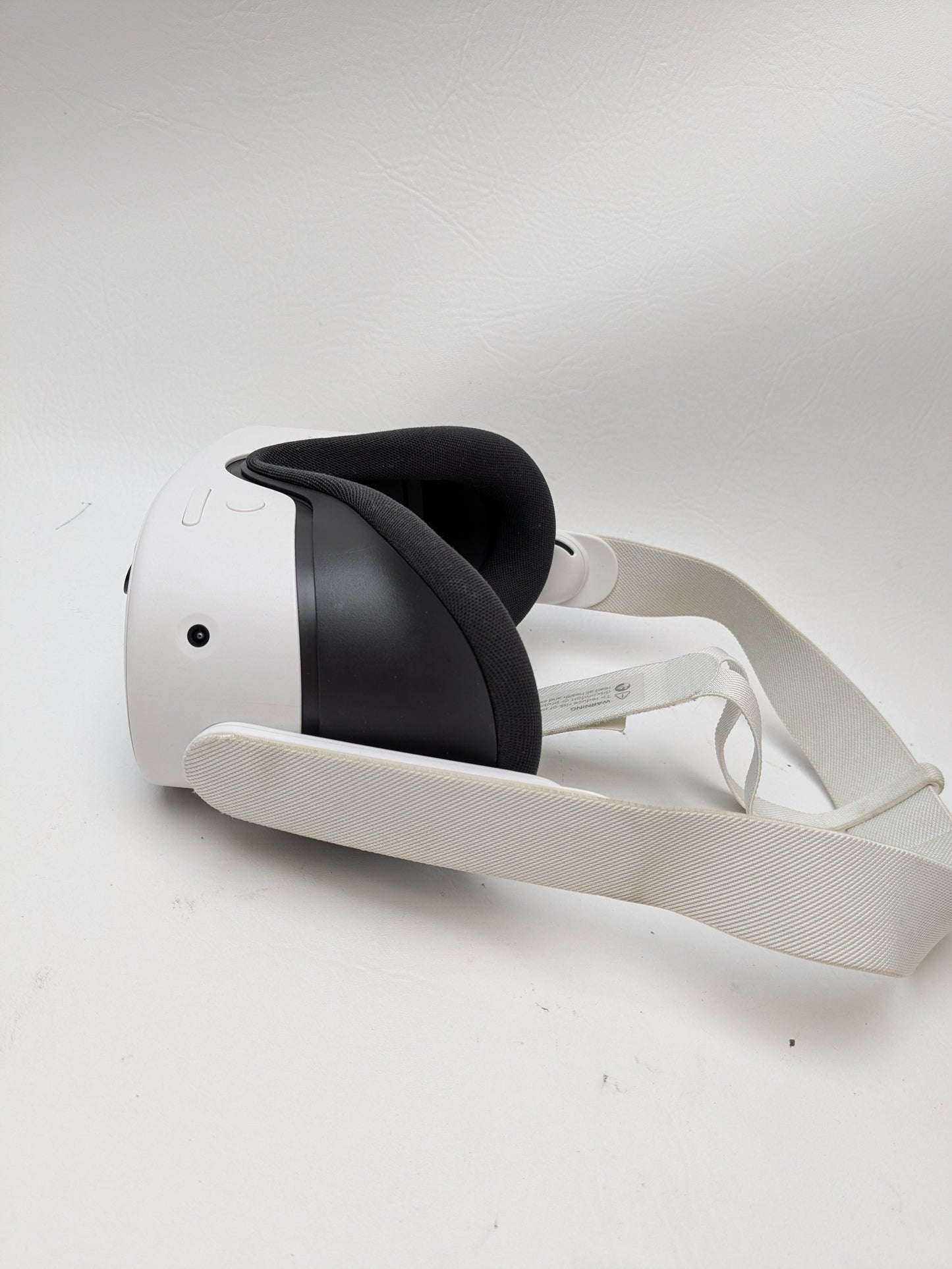 Meta Quest 3S 256GB Standalone All-in-One VR Headset P97