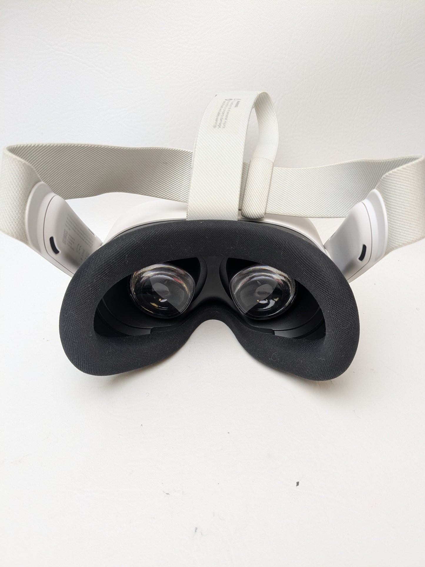 Meta Quest 3S 256GB Standalone All-in-One VR Headset P97