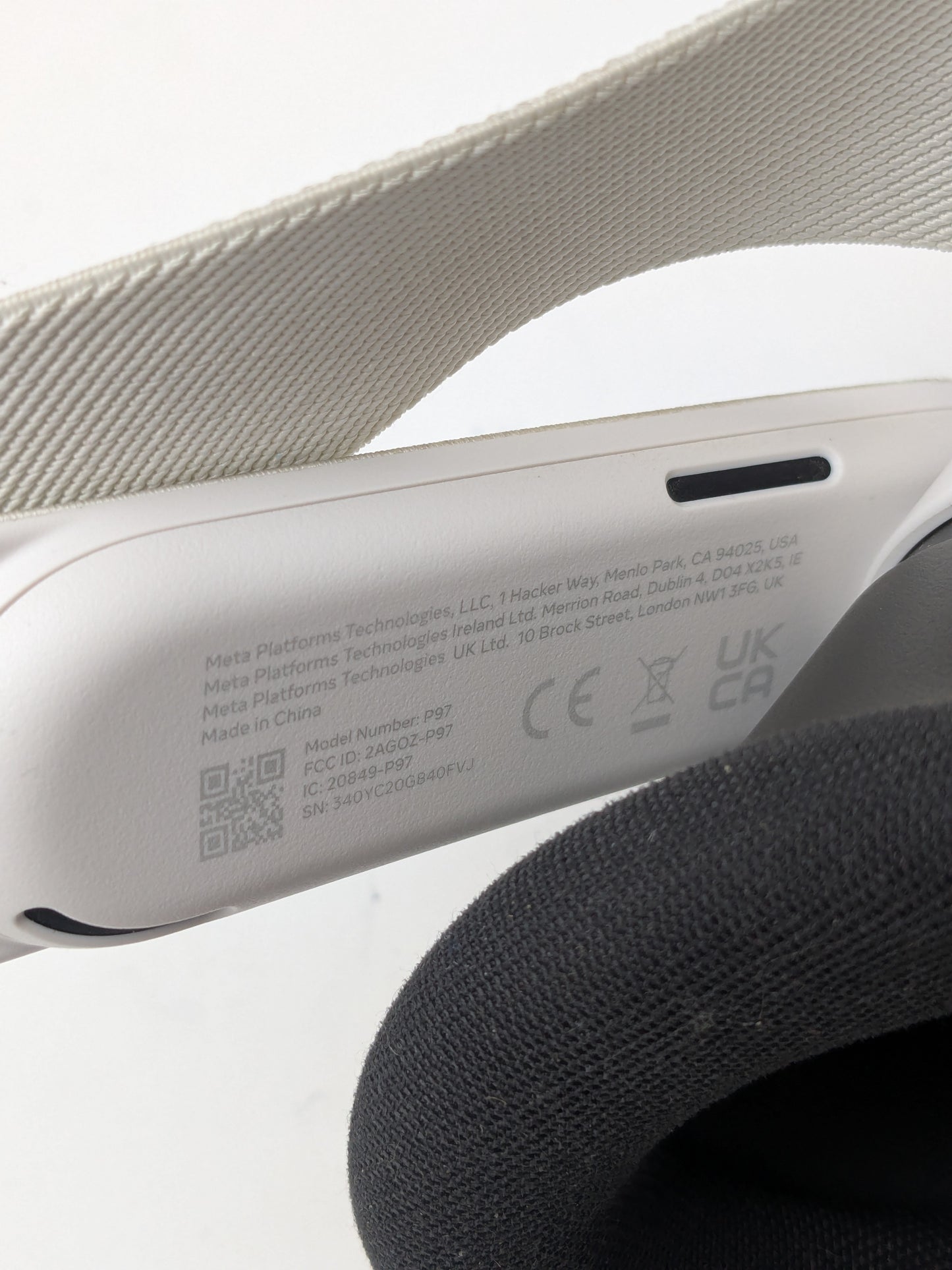 Meta Quest 3S 256GB Standalone All-in-One VR Headset P97