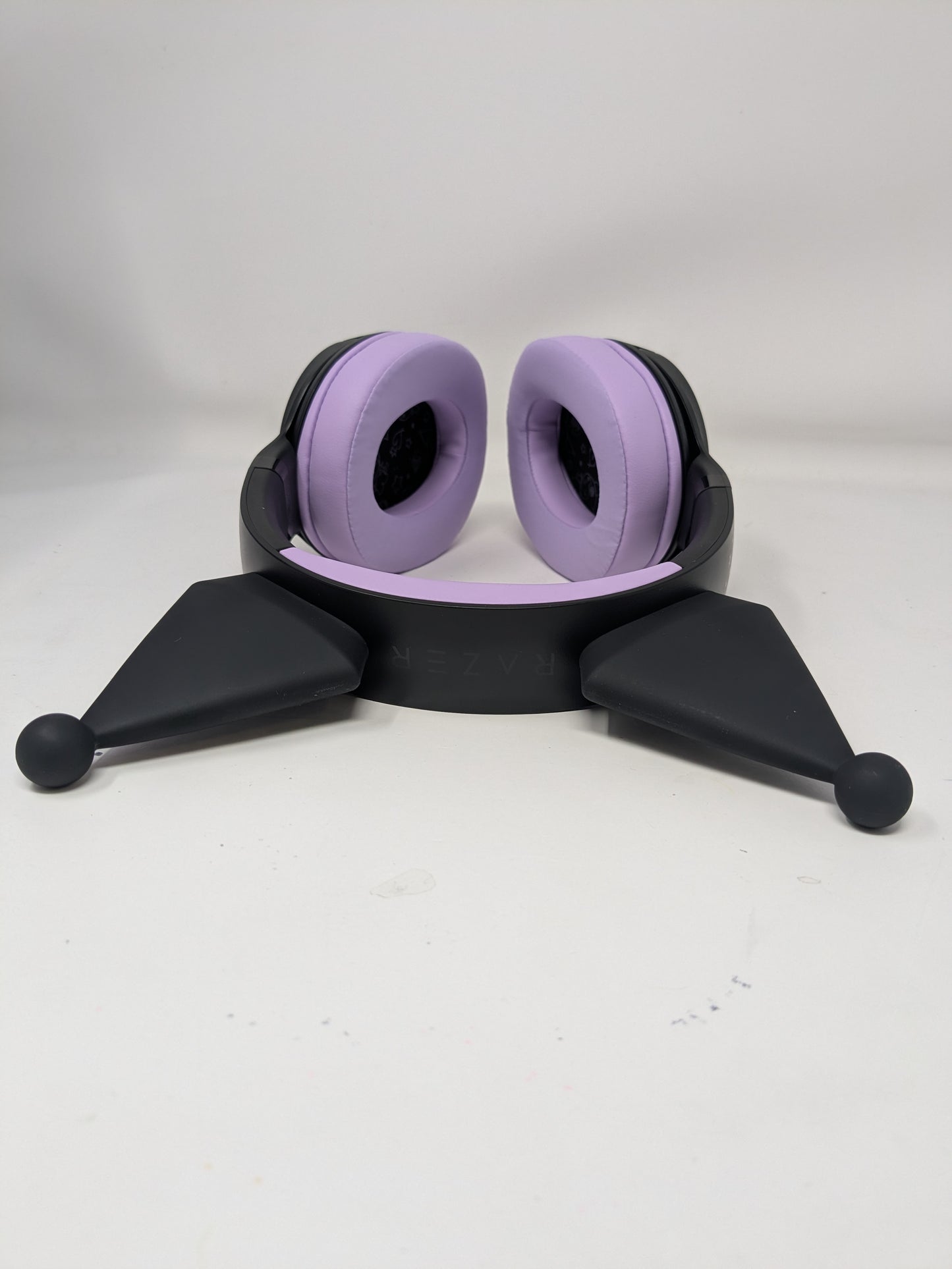 Razer Kraken Kitty V2 BT Wireless Gaming Headset Kuromi Edition Sanrio Purple