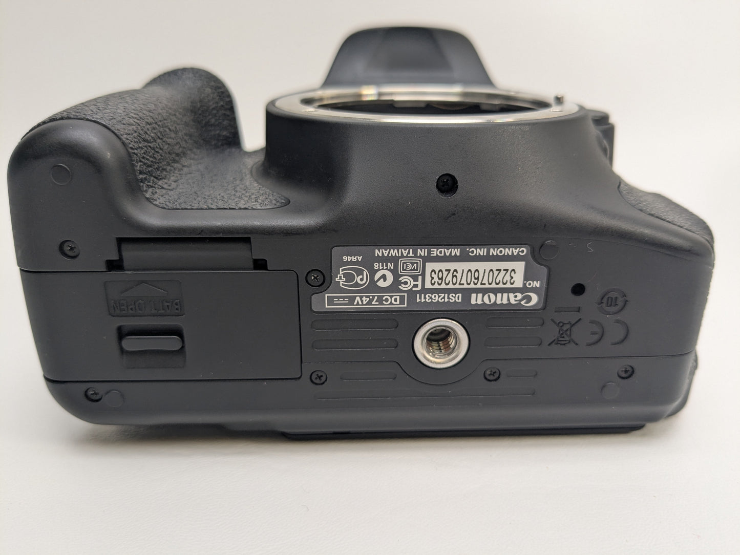 Canon EOS Rebel T3i 18.0MP Digital SLR DSLR Camera