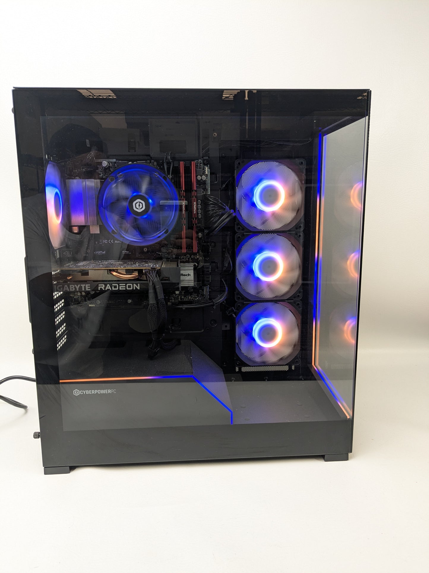 CyberPower Custom PC Ryzen 5 5500 3.60GHz 16GB RAM 1TB SSD AMD Radeon RX 6500 XT