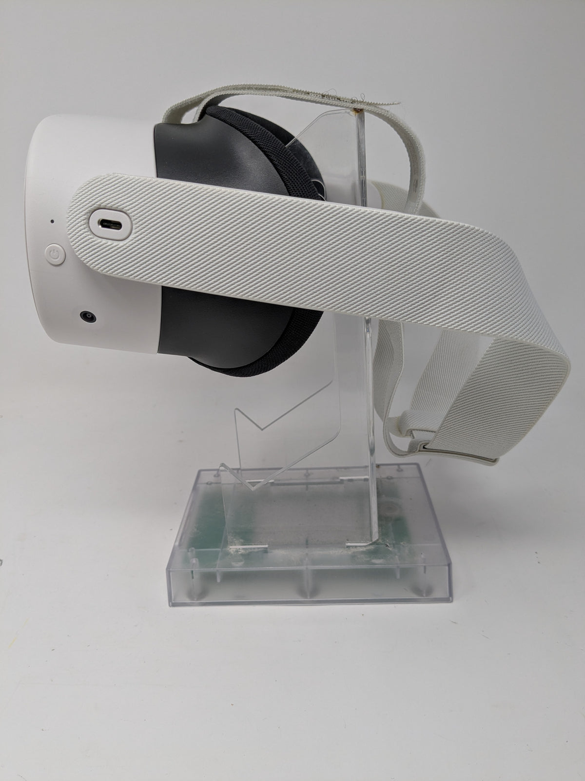 Meta Quest 3S 256GB Standalone All-in-One VR Headset P97
