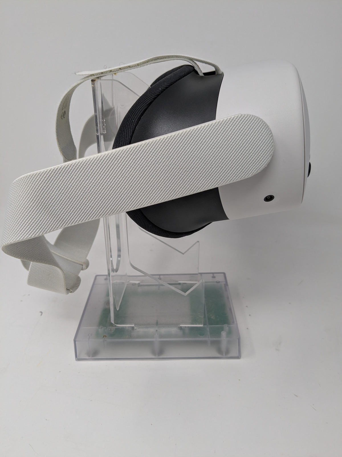 Meta Quest 3S 256GB Standalone All-in-One VR Headset P97